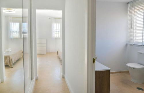 Dream beach-side villa with sea views & close to golf - Photo 64