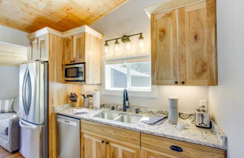 Baileys Harbor Waterfront Vacation Rental with Grill - Foto 10