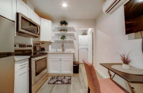 Nurse-Ready Rental 10 Mi to Dtwn Riverside! - Foto 12