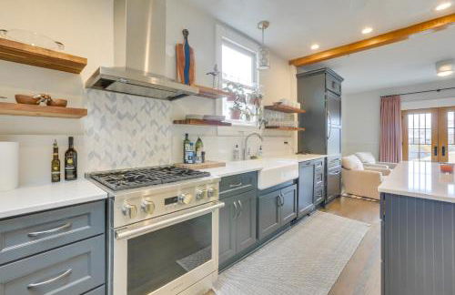 Walk to Roanoke River Greenway Mountain-View Home - Foto 11