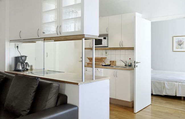 Apartments at Hotel Riverton - Photo 8