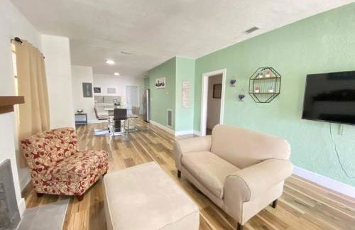 Heart of Miami sleeps 10 near Little Havana Beaches - Foto 16