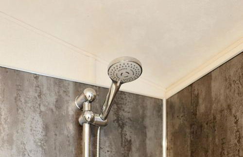 Pine Lodge with Hot Tub - Foto 29