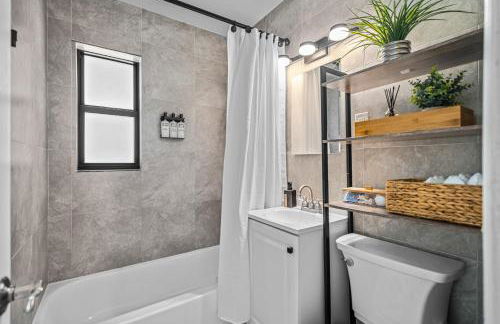 Bali Inspired home with Heated Pool, Sauna and Hot Tub! Close to Beach and Atlantic Ave - Photo 31