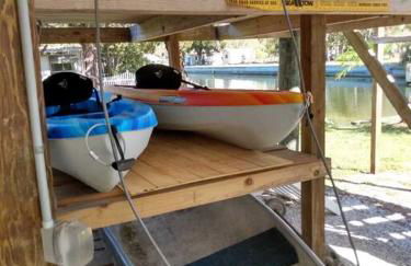 4BR Private Dock, Warm Spring Canal, Kayaks, Canoe - Photo 28