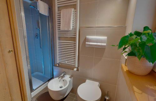 Borgo Nuovo Deluxe Apartment - Netflix, Disney plus, a 2 minuti dalle piste con garage box e parcheggio privato incluso - Foto 4