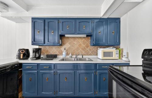 Lakefront Getaway with Private Dock & Scenic Views home - Foto 3