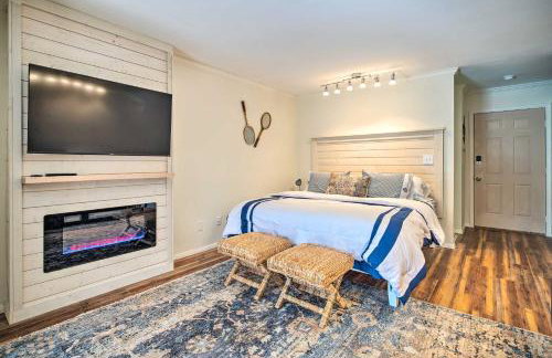 Balcony and Pool Access! Couples Escape in Lake Lure - Foto 4