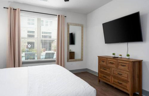 Grandview Getaway, Fitness Center, Secure Parking - Photo 8