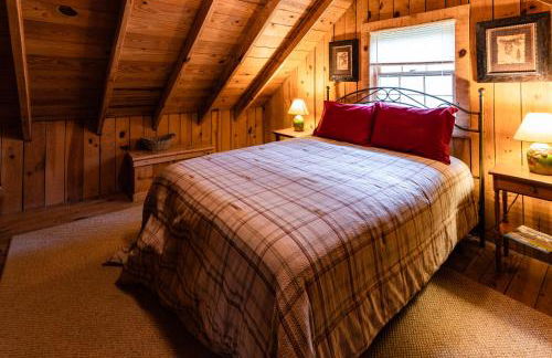 Creekside Hideaway Rustic Cabin - Secluded, Creekside Family Cabin - Foto 16