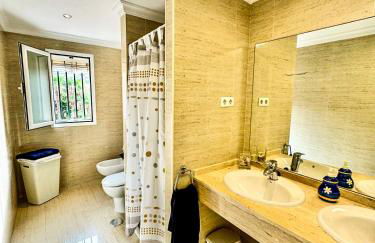 SUNNY HOUSE AT THE BEACH infinity pool shared - Foto 29