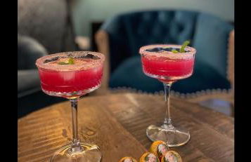 Stylish Scottish House With Garden and Parking - Photo 8