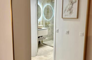 Studio de LUXE Portes de Monaco - Vue MER - Piscine - Wifi - Foto 39