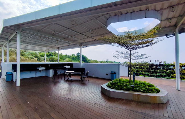 Homey And Cozy Living Studio Amartha View Apartment - Foto 18