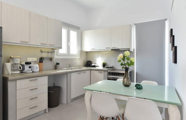 The Local House in Paros - Photo 9