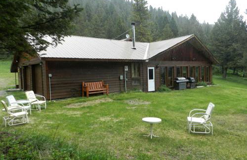 Secluded Lodge Rental for Large Groups in Lewis and Clark National Forest, Montana - Foto 17