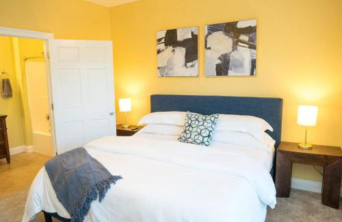 Stunning 3BR Apt, Parking, Full Kitchen, WiFi -H- - Foto 38