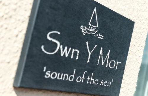 Sound of the Sea, beach front Bungalow with hot tub, in Tywyn - Foto 4