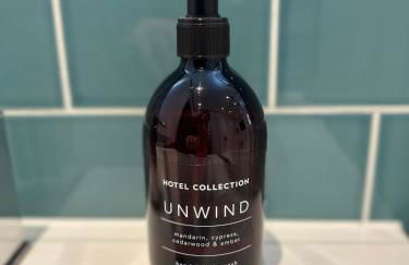 Modern 2BR East London Flat with Balcony near the tube - Foto 11