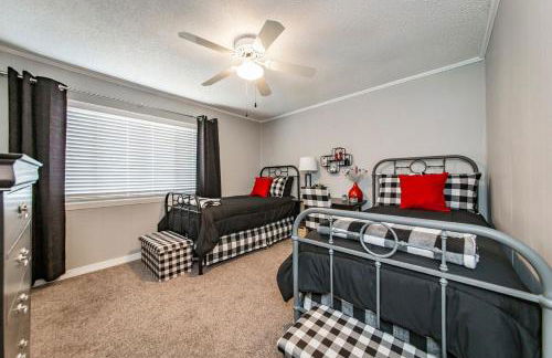 Fairfield Bay Gem with pool access and 4 Mi to Lake - Photo 15