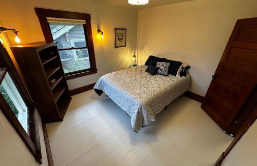 Historic 1905 craftsman - Photo 7