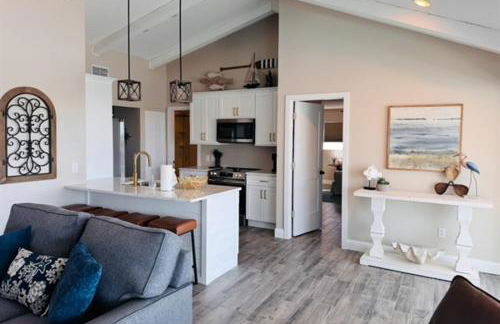 Gorgeous vacation home on the water with heated pool and sand! - Foto 41