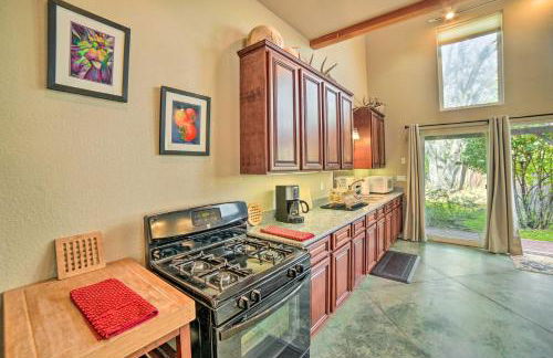 Hilltop Loft Ukiah Vacation Rental! - Photo 12
