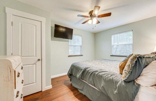 Lakeside Blue Eye Escape with Game Room and Hot Tub! - Foto 22