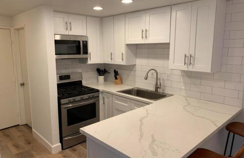 Beautifully Remodeled 2BR Prime Irvine Location - Photo 13