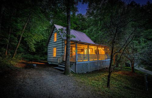 Smokies Cabin with Hot Tub and Arcade Games - Photo 5