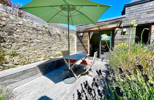 300 m Plage et Centre Ville - Parking Privatif et Gratuit sur Place - Terrasse Bois - Foto 10