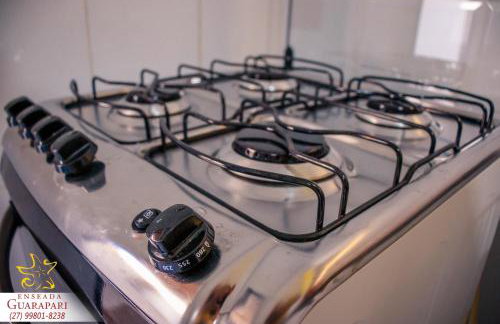 MAIOR NOTA - 2 Quartos com AR CONDICIONADOS SPLIT, Air Fryer, Wi-Fi, Disney Plus, Star Plus, HBO Max, Cadeiras de Praia, Caixa Térmica, Churrasqueira, Rede para Descanso e Chuveirão - 8 pessoas - CONFORTO Máximo - Melhor Localização!! - Photo 29