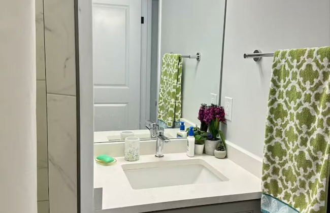 Relax in Style Clean Comfy in a Prime 1ZB - Photo 9