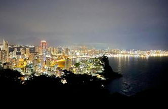 Traveler's Beach Apartment with sea view, free coffee & parking - Photo 40