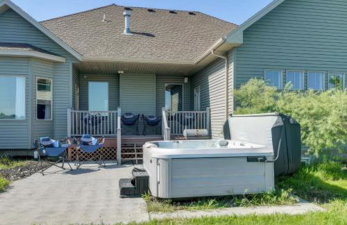 Rigby Gem with Hot Tub Theater Game Room Grill - Foto 41