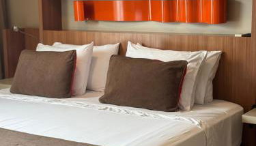 Jade Hotel Condomínio suite particular super king - Foto 5