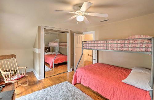 Bright Clear Lake Getaway, 4 Blocks to Downtown! - Foto 22