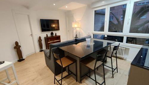 Moderno, luminoso y exterior en calle peatonal - Foto 4