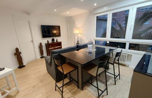 Moderno, luminoso y exterior en calle peatonal - Foto 4