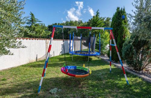 Villa Marić, a charming villa with a beautiful poolside - Foto 35