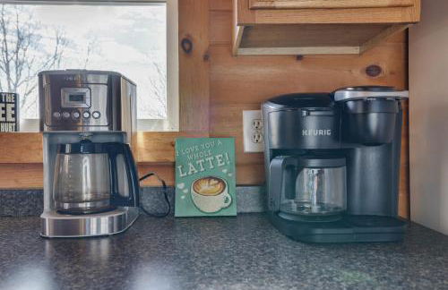 Secluded Retreat near Ski Resorts, Hot Tub, BBQ - Foto 18