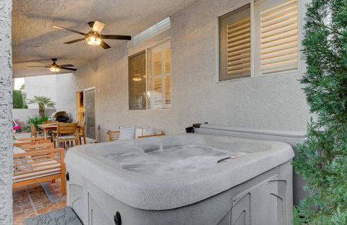 Beautiful 5BR w/King Beds, Pool & Hot Tub, Games - Photo 8