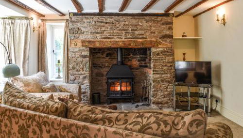 Priory Cottage - Photo 2