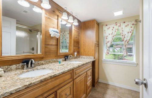 The Cozy Cottage Getaway - Private Pool & Hot Tub - Foto 21