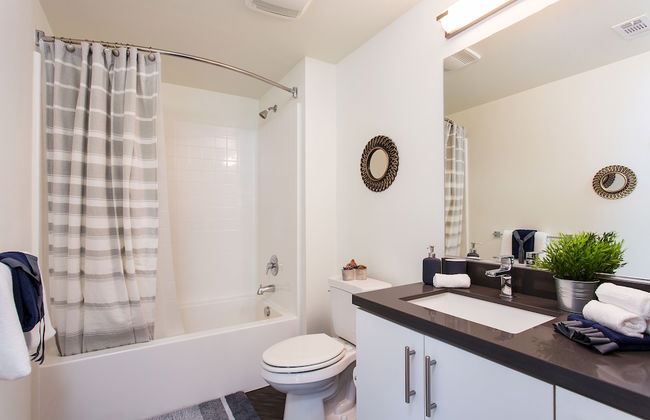 Luxurious 2BD & Den Hollywood Apartment - Foto 30