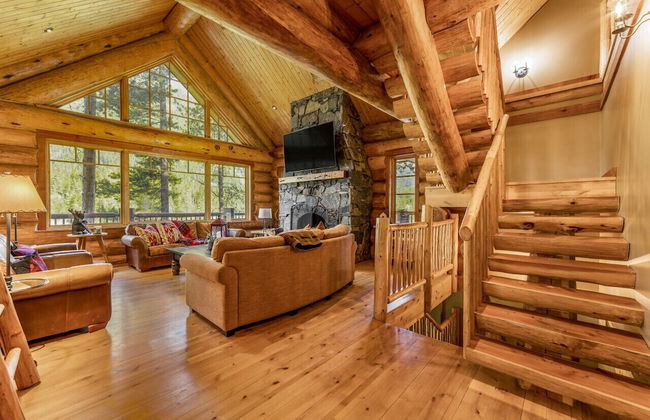 Luxury Log Chalet | Pool + Private HotTub | Ski In/Out | Overlooking Greywolf GC - Photo 19