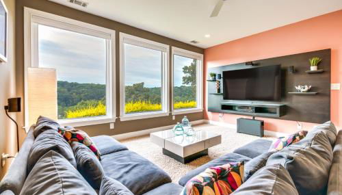 Modern Retreat with River View in Roswell! - Foto 2