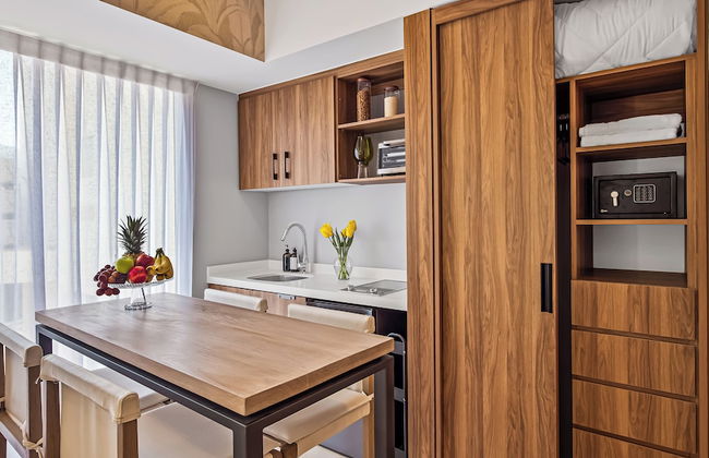 Stunning Beachfront Condo - Sea Views - Foto 10