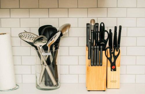 Studio Suite - No Steps - Walkable & Free Parking - Foto 9