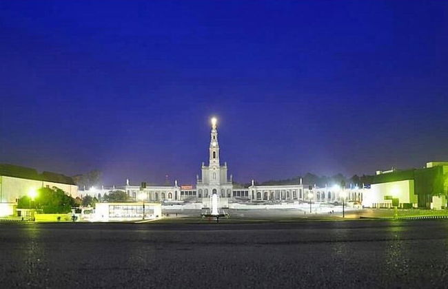 Tour privato di un'intera giornata: Santuario di Fatima, Batalha, Nazaré, Óbidos - Foto 3